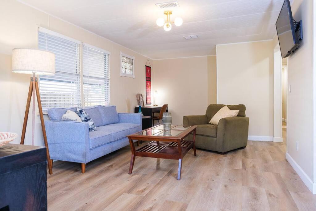 House Near Tampa Zoo And Busch Gardens, Free High Speed Wifi Villa Eksteriør bilde
